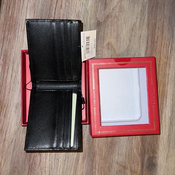 NWT Perry Ellis Bilfold - Picture 2 of 7